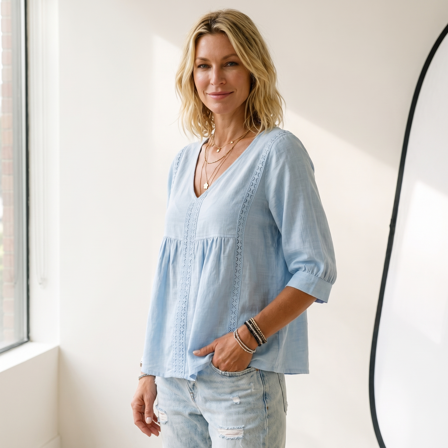 Chic Loose-Fit V-Neck Lace